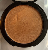 Illuminating Pressed Powder